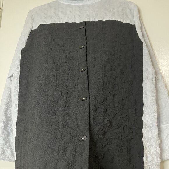 IC by Connie K crinkle long sleeve button down tunic size large - Picture 5 of 5